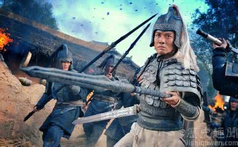 赵云和吕布谁厉害 赵云的武器是什么 吕布和赵云谁更厉害
