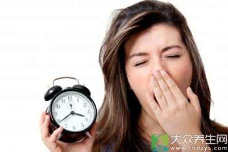 晚上睡前做俯卧撑 睡前做一次竟能换来整晚的享受