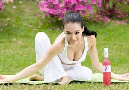 瑜伽丰胸基本动作 丰胸瑜伽 让你胸围暴涨的七式瑜伽动作