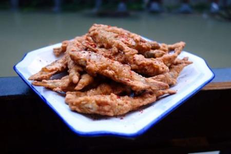 酥炸小鱼 酥炸小鱼的做法 酥炸小鱼怎么做