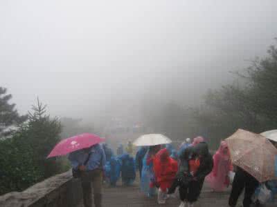 雨中登泰山 雨中登泰山 梦见雨中登山