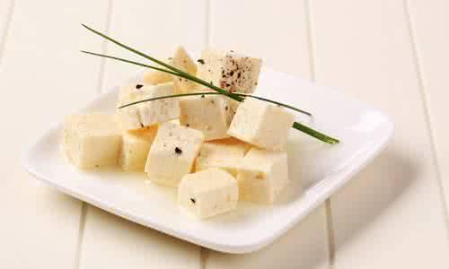 快速甩掉肚皮肉 让她甩掉二十斤肉的，竟然是一块豆腐！