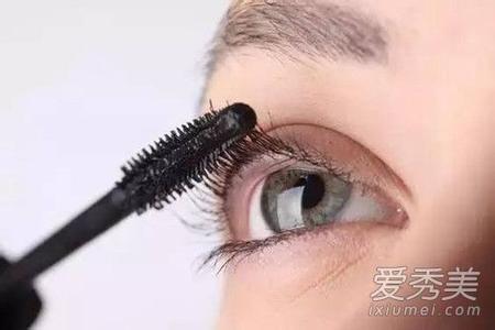不伤皮肤的护肤步骤 怎样的化妆方法不伤皮肤