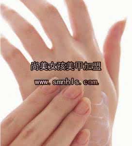 指甲油怎么涂好看 指甲油涂出界怎么擦?