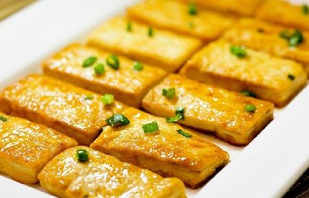 小白菜炒豆腐的做法 炒豆腐,不易烂的4个小妙招!