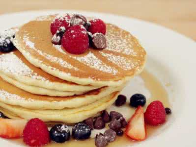 自制pancake 煎饼 【美式早餐pancake煎薄饼的做法】美式早餐pancake煎薄饼怎么做