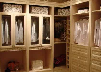 一个衣柜需要多少板材 衣柜板材哪种好 购买衣柜都需要注意哪些呢