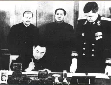 莫斯科演艺广场 小姐 昨日的文小姐，她在莫斯科领奖激动地说“我爱斯大林，我爱