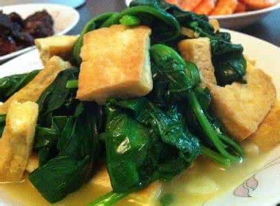 菠菜和豆腐能一起吃吗 豆腐最好不要和菠菜搭配在一起吃