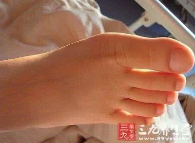 八字命宫表看一生财富 脚上这处竟能看出你的一生财富