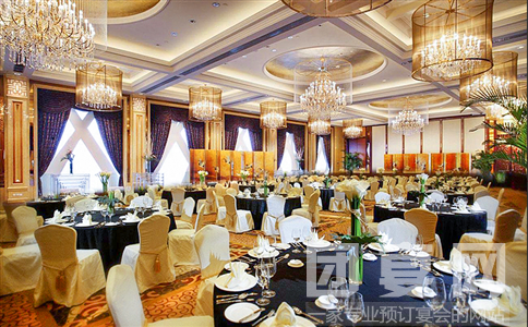 一般酒店婚宴多少一桌 酒店丨婚宴酒店知多少?