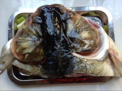 双色鱼头 双色鱼头(一锅二味)_饶妈妈的云南菜