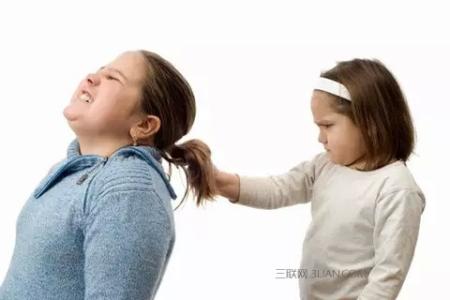 宝宝打人怎么教育 宝宝爱打人怎么办?父母该如何正确应对