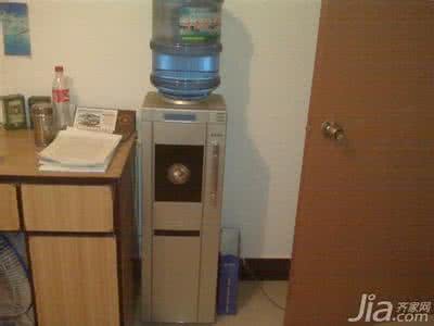 饮水机漏水 饮水机漏水 饮水机漏水问题应该怎么解决