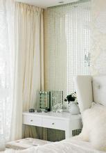 阳台空调外机巧妙利用 夏天太热如何避暑?巧妙利用窗帘抵挡夏天炎热