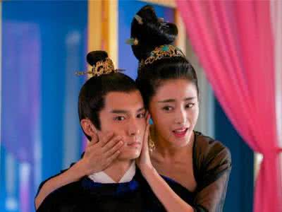 男人睡觉变成女人视频 男变女后该和谁睡？从“太子妃”看跨性别题材|太子妃升职记|网络剧