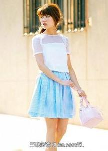 气质女冬装 夏季简单服装巧用白色搭出清爽气质