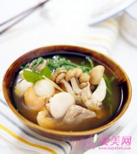 猪肚蘑菇汤 补中益胃抗癌食谱 蘑菇炖猪肚