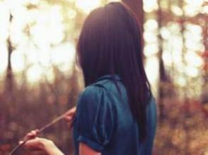 剪秋 一剪秋，忧伤几许