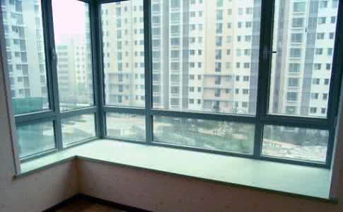 飘窗台面用什么材料好 玻璃飘窗台面有哪几种材质