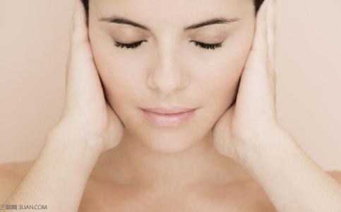 男贴近女耳朵说话 把耳朵贴近瓶口为什么会听到“嗡嗡”的声音