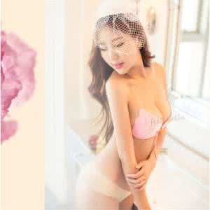 乳贴和胸贴的区别 如何挑选合适自己的隐形胸贴乳贴