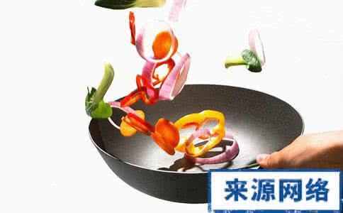 炒菜永久不粘锅小窍门 炒菜用油的六个小窍门