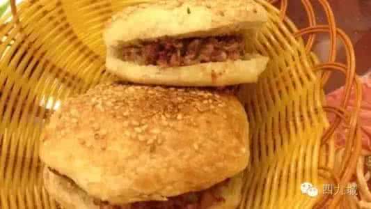 老北京烧饼夹肉 老北京人爱吃的“烧饼夹肉”