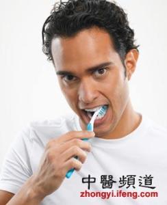 右肩膀痛或为疾病征兆 嘴里有这种味道就是疾病征兆