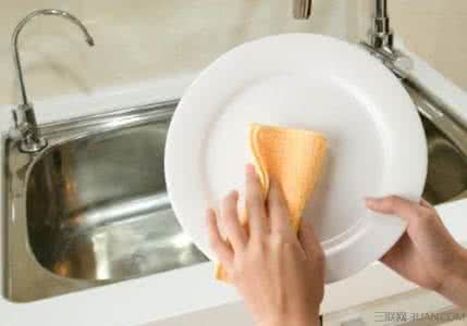 如何洗衣服不伤手 如何洗碗不伤手