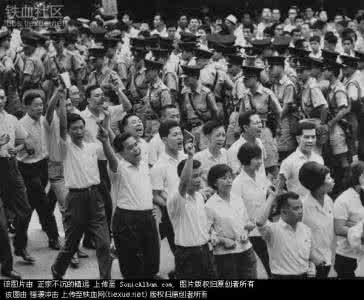 香港回归时的场景 罕见的1967年香港文革游行场景