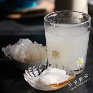 银耳如何熬出胶来 【快手多用银耳露】十多分钟熬的银耳不但好喝还能敷脸
