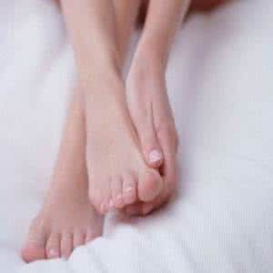 手脚冰凉是肾阴虚吗 手脚冰冷 手脚冰冷会在哪些人群中产生