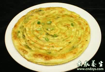 烫面葱油饼的家常做法 【家常的美味】--- 烫面葱油饼