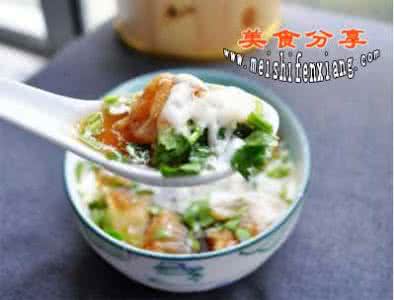 油条鸡蛋汤的做法 “鸡汤油条豆腐脑”的做法