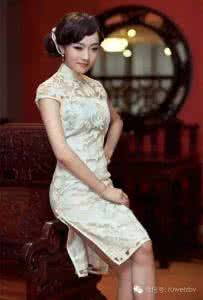 广场舞旗袍美人 清艳如水，旗袍美人。