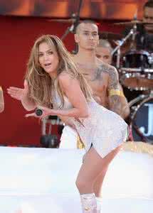 拉丁天后詹妮弗洛佩兹 拉丁天后、巴西世界杯主题曲演唱者詹妮弗·洛佩兹 《Papi》经典歌曲欣赏