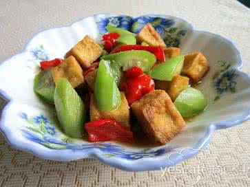 丝瓜炒豆腐可以搭配吗 丝瓜炒豆腐