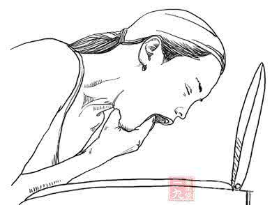 抠嗓子眼催吐 女孩患暴食症吃撑到嗓子眼 又抠喉咙吐掉