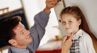 爸爸1米8，妈妈1米7，儿子只有1米6……原因所有父母都必须重视！