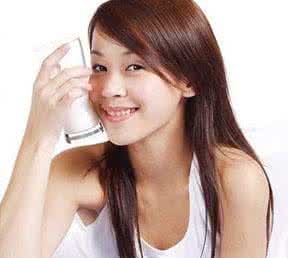 什么时间喝酸奶减肥 喝酸奶能减肥吗 必看!女人几时喝酸奶减肥