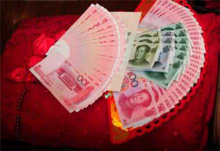 订婚男方要给多少礼金 订婚礼金 订婚礼金怎么给合适