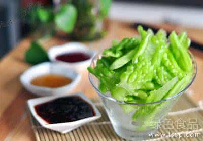 夏天吃苦瓜有什么好处 苦瓜怎么做好吃？夏吃苦瓜配什么吃最好？