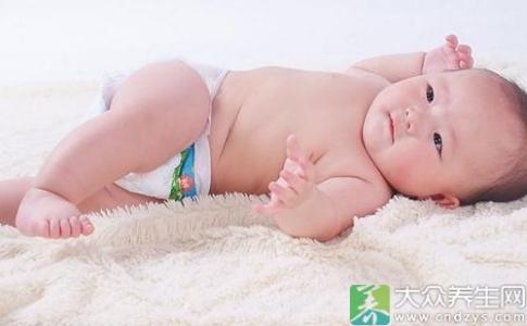 小孩生下来多重 宝宝生下来多重正常 宝宝生下来多重最健康!