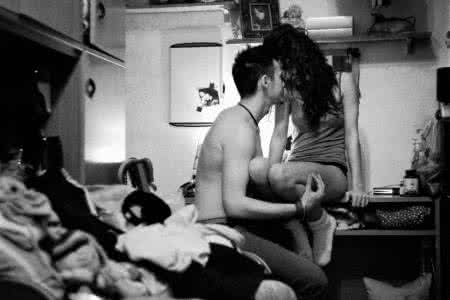 两性关系中 在爱情故事中探讨两性关系