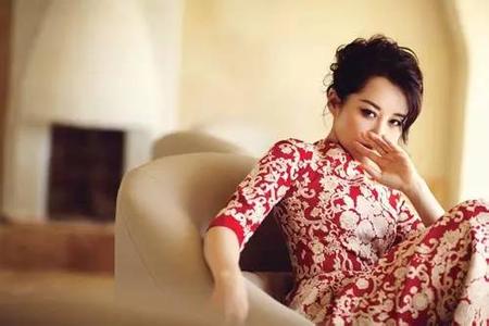 风情万种是什么意思 风情万种是什么意思 她,47岁仍有公主病,却活成女人最风情万种的模样!