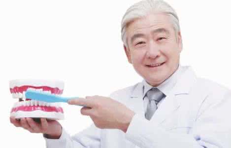 护齿套使用方法图片 老年人护齿八法