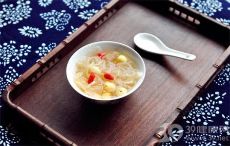 百合红枣莲子银耳汤 立秋清毒排湿养生系列之百合银耳甜品