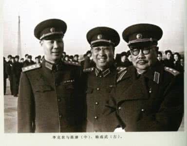 十大元帅打仗谁最厉害 哪位元帅身经百战，跟随毛主席打两仗就要拜毛为师，一生称其导师