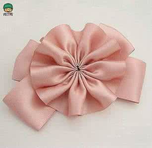 蝴蝶结头饰 漂亮的布艺花朵蝴蝶结头饰制作教程 为发型添活力